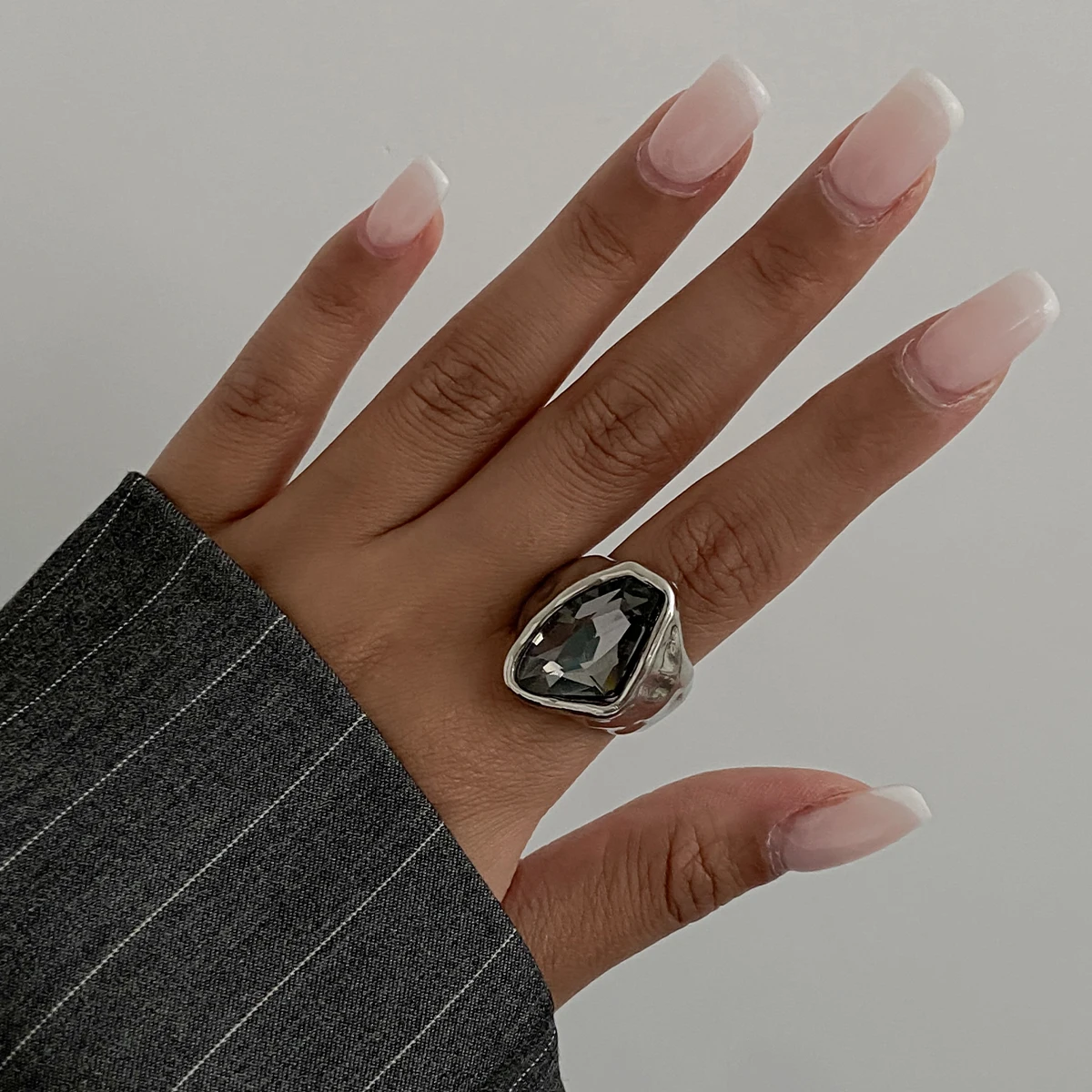 Jardme Goth Geometric Open Ring for Women Minimalist Acrylic Rhinestone Silver Color Rings Adjustable Party Jewelry Gift - Detail 1