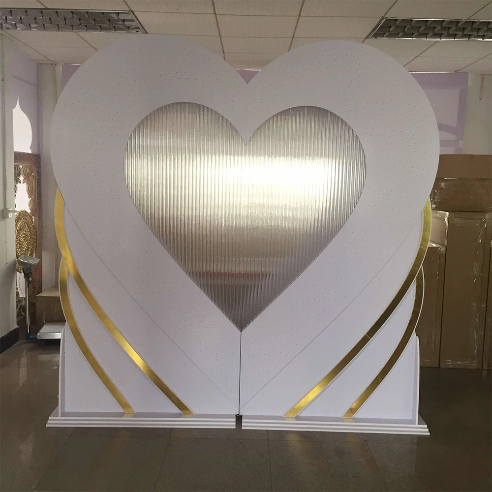 

Luxury Exquisite White Gold Heart Shape Decoration Wedding Backdrop Ideal