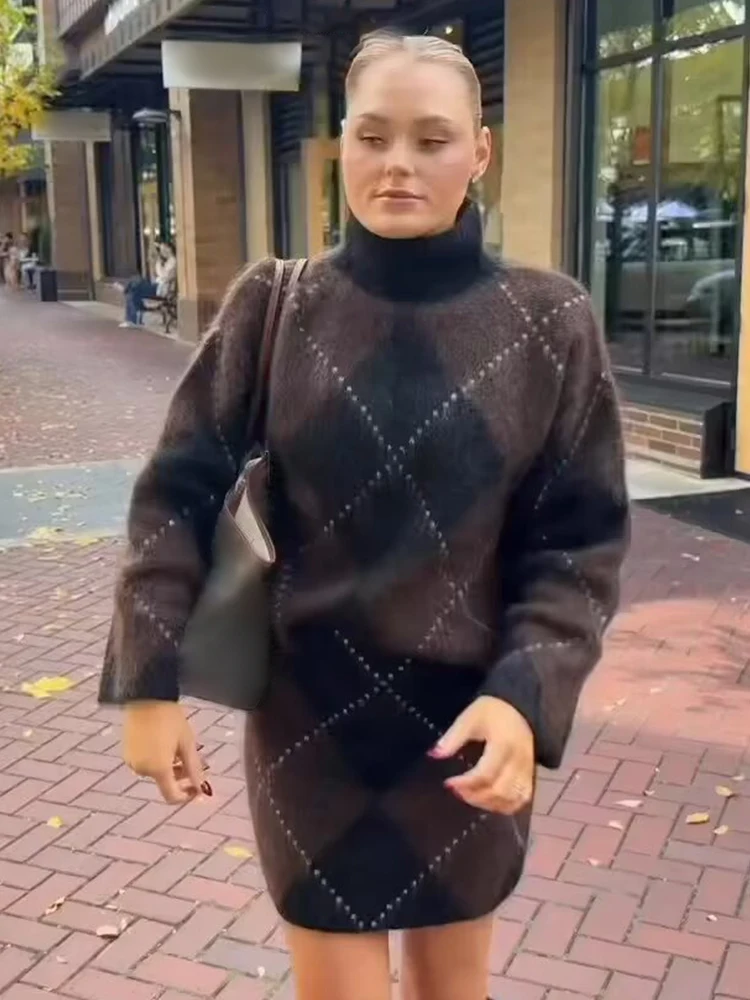 HH المرأة عالية الياقة طويلة الأكمام منقوشة الخريف بلوفر مغزول + أنيقة عالية الخصر الشارع نمط تنورة صغيرة تنورة دعوى Mujer