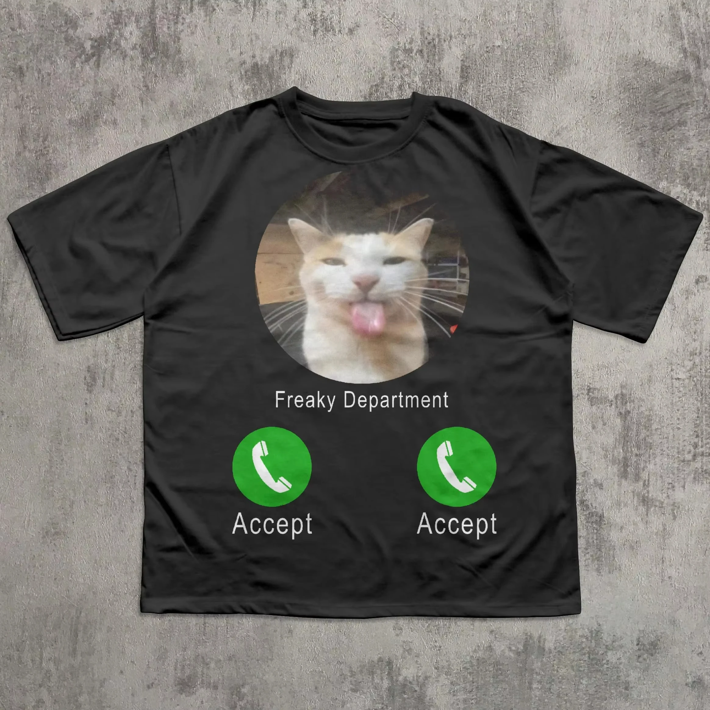 Freaky Department Funny Cat Meme T-Shirt Cadeau pour hommes et femmes Unhinged Brides Chemises Cringe Stupide Cadeaux Freaky Hommes Vêtements