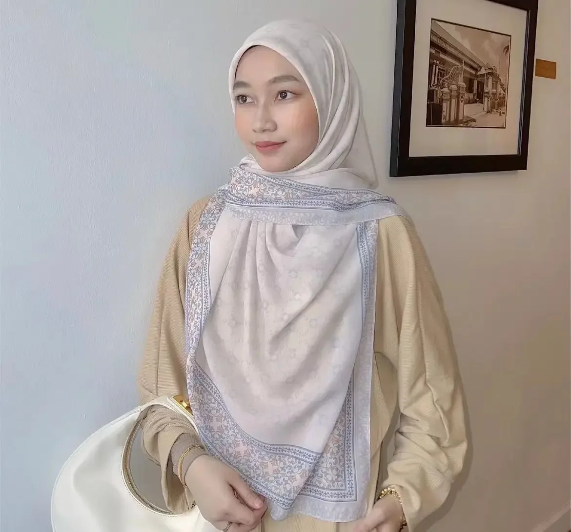 Ladies Fashion Cotton Muslim Hijabs Square Scarf Malaysian Shawls and Wraps Hijab Head Turbans For Women 110*110CM