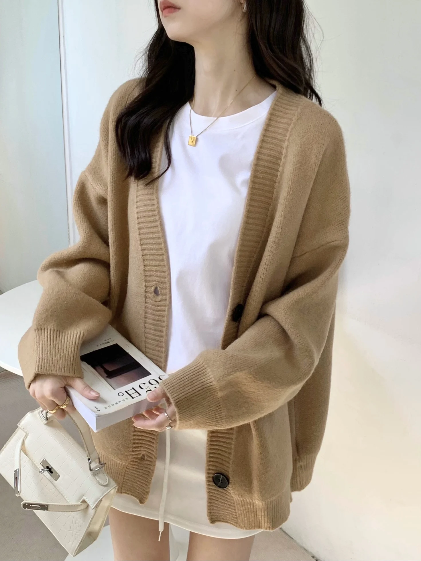 

Khaki Vintage V-Ne Knitted Open Cardigan Women's Loose Korean Sle Lazy Thin Sweater Jaet Top Thiened Long Sve
