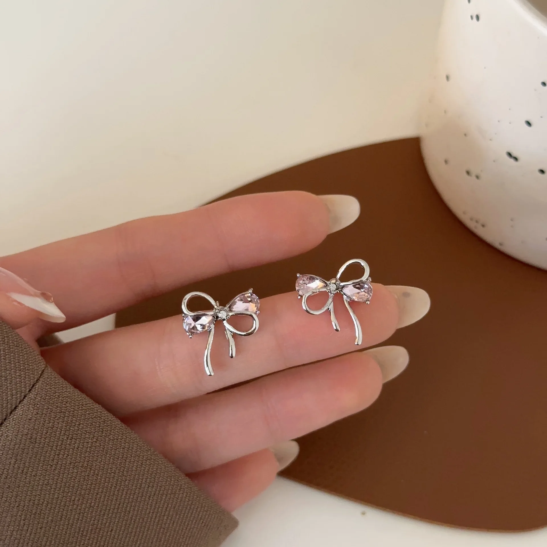 Pendientes de Nudo Dulce, de Moda, con Aguja de Plata SS925, Joyería Simple y Versátil para la Oreja, Elegante Aleación Plateada con Plata