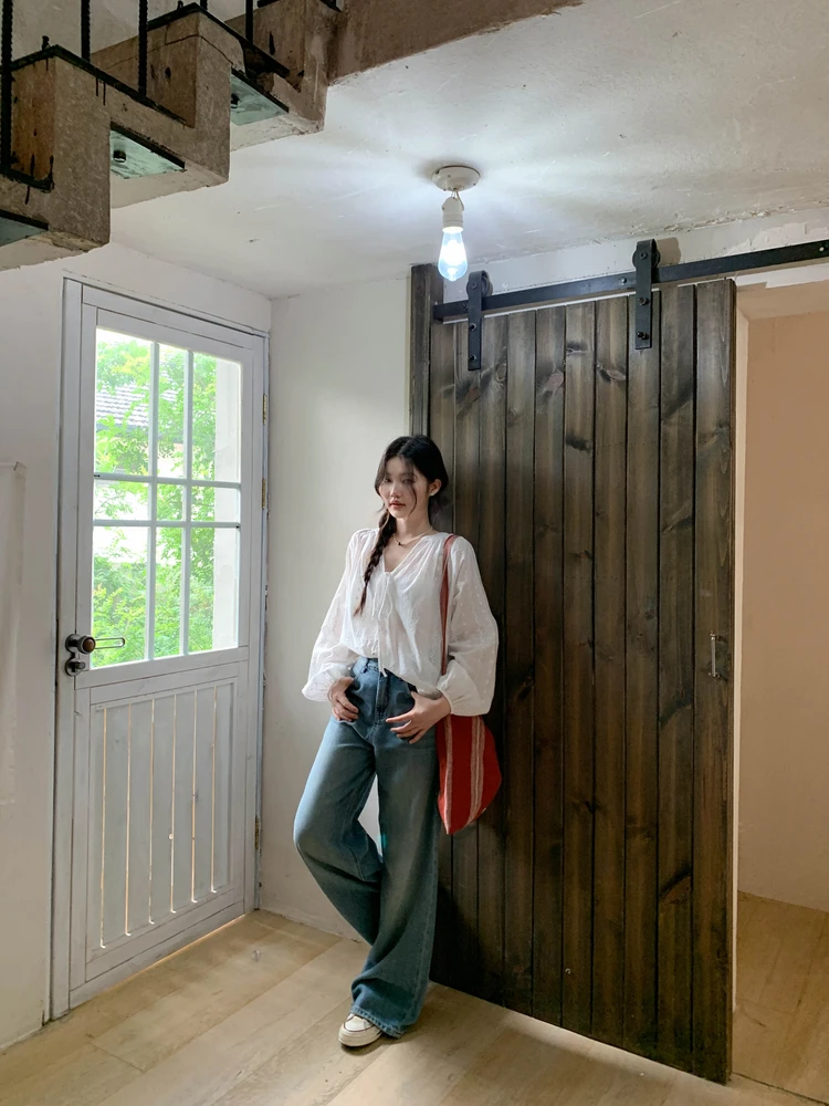 

White Loose Lantern Sve irt Women's Korean Sle Spring New Casual Comfortable V-ne Button-up Breathable Long Sve Top