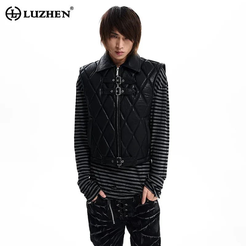 LUZHEN 2026 New Trendy Plaid Embossed Original Design Sleeveless Coat Men's Handsome Solid Color High Quality Vest Jacket JY9196