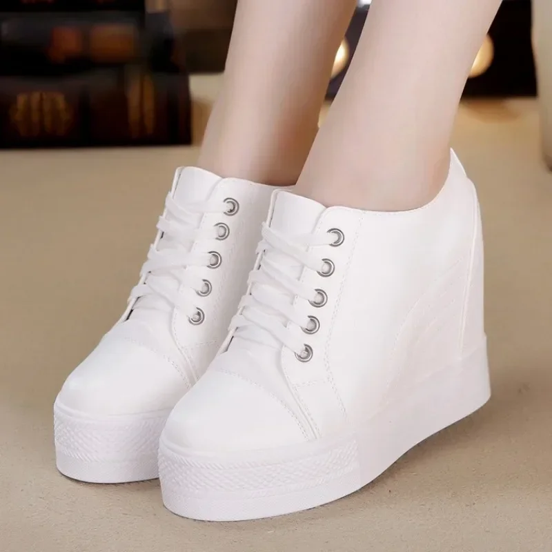 

High Top Women's Casual Shoes Leather Casual Sneaker Hidden Increased Ladies Ankle Boots New Plush Woman Platform Boots Botines