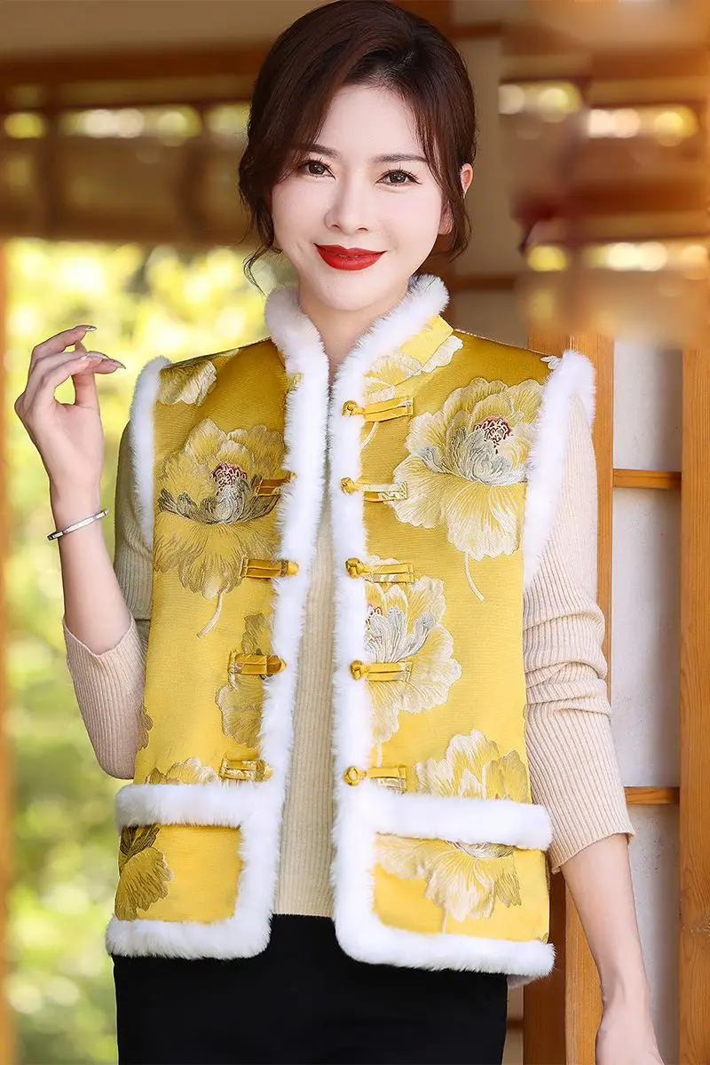

2026 Winter New Women's Casual Versatile Patchwork Embroidery Artificial Fur Vest Fashion Middle Aged and Elderly Mom Vest TS579