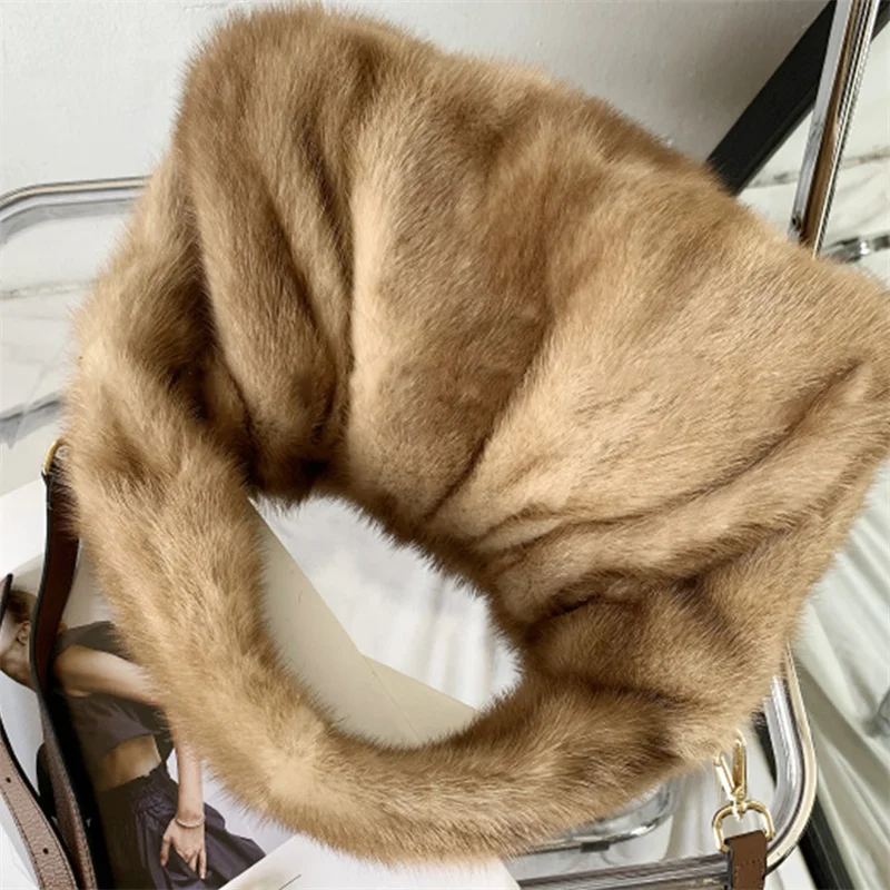 Women\'s Fur Dumpling Bag 2022 Luxury Warm Mink Fur Wrist Bag Women\'s Fashion Cloud Clutch Bag Lovely Women\'s Purse Banquet Bag