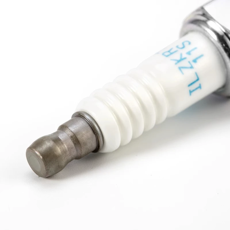 NGK Iridium Platinum Spark plug ILZKR7B-11S 5787 is suitable for the Accord Costix Platinum CRV Civic