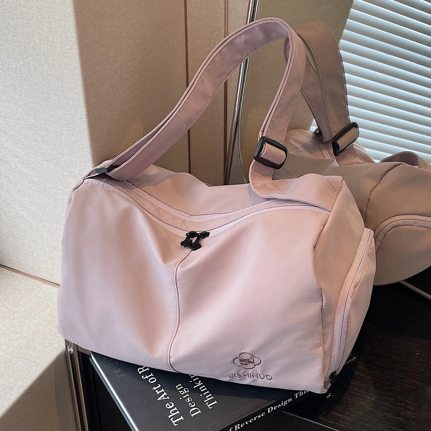 japanese-style-sportswear-bag-women's-portable-yoga-travel-bag-wet-and-dry-separation-lightweight-handheld-crossbody-swimming
