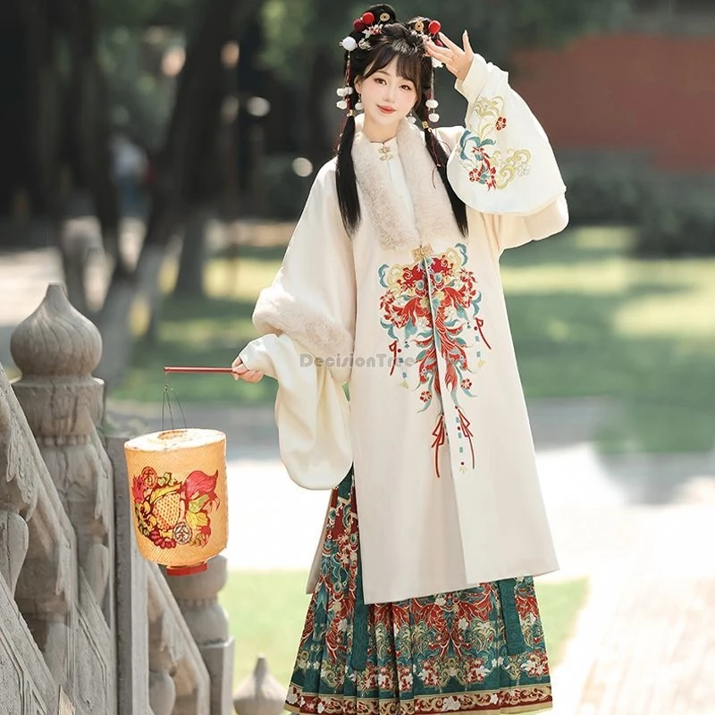 ชุดฮั่นฝูสไตล์จีนยุคหมิงปรับปรุงใหม่สำหรับฤดูหนาวปี 2025 แบบหนา แขนยาวทรงใหญ่ กระโปรงทรงม้า ชุดฮั่นฝูย้อนยุคสำหรับผู้หญิง