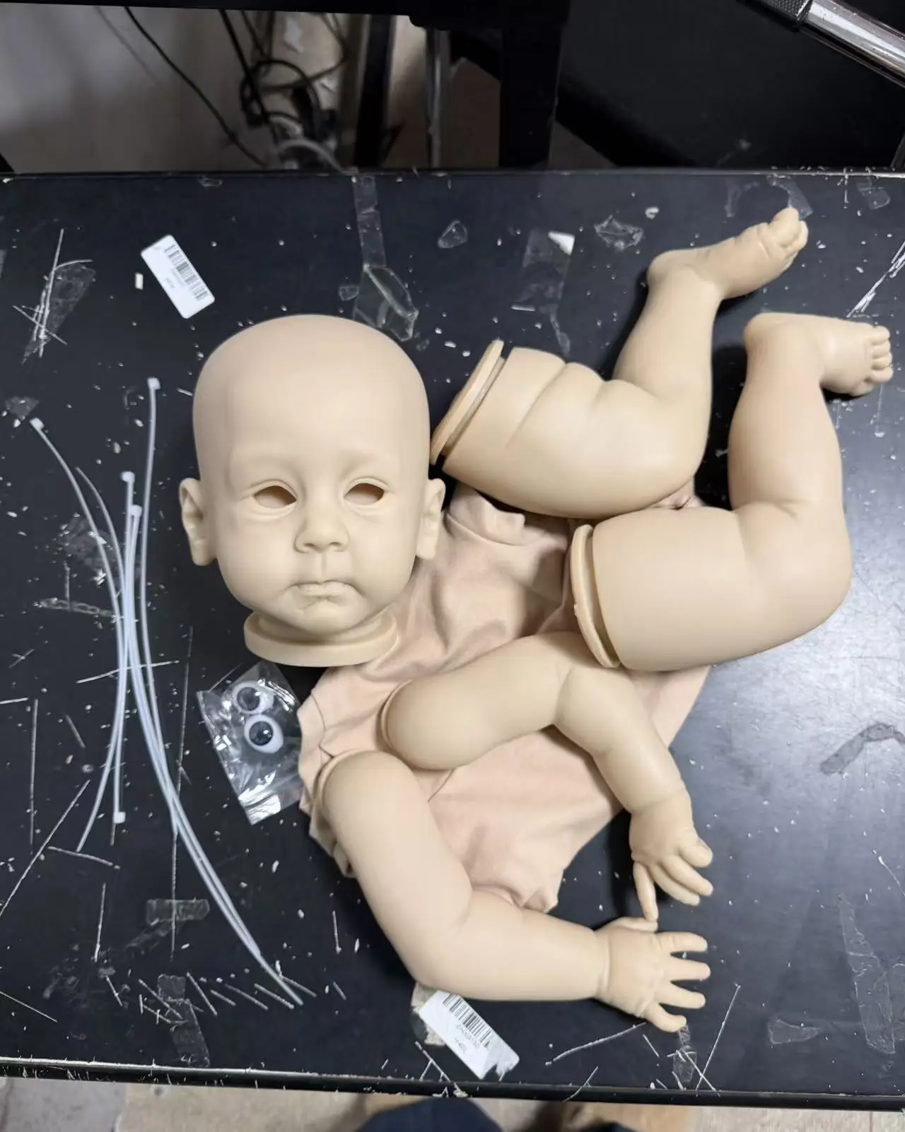 

23inch Big Size Reborn Toddler Doll Kit Huxley Unpainted Unfinished DIY Blank Doll Parts with Cloth Body and eyes