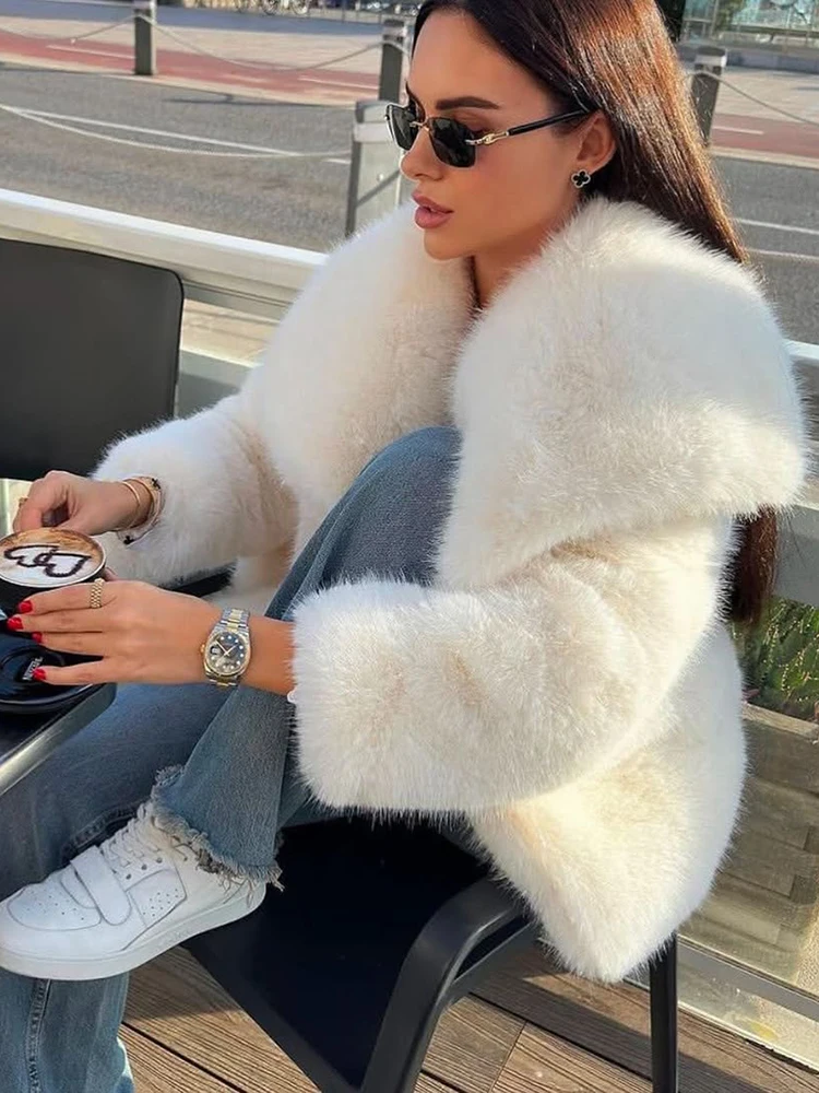 TARUXY Women's Fur Coat Large Lapel Streetwear Fluffy Fox Fur Coat High Quality Luxury Office Lady Fur Jacket Coat Thick Fashion