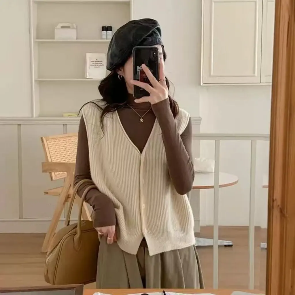 

Women's Sleeveless Knitted Vest Vertical Stripe Simple Clear Color Casual Top Japanese Korean Style Stacked Commuterwear