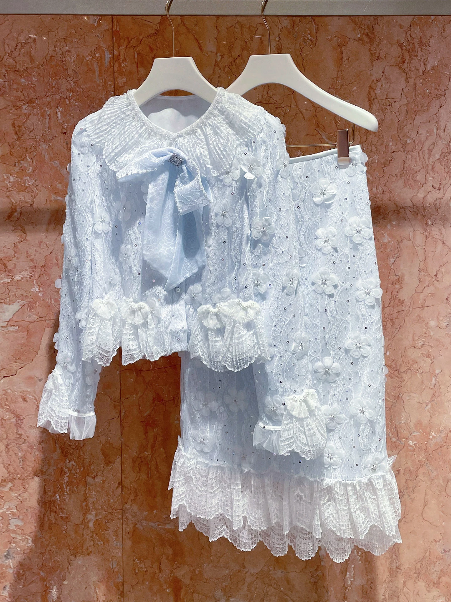 

High-End Spring Knot Beaded Lace Shirt Top Half Skirt Set Women's Fashion Ensemble Short Sleeve High Waist Polyeste...