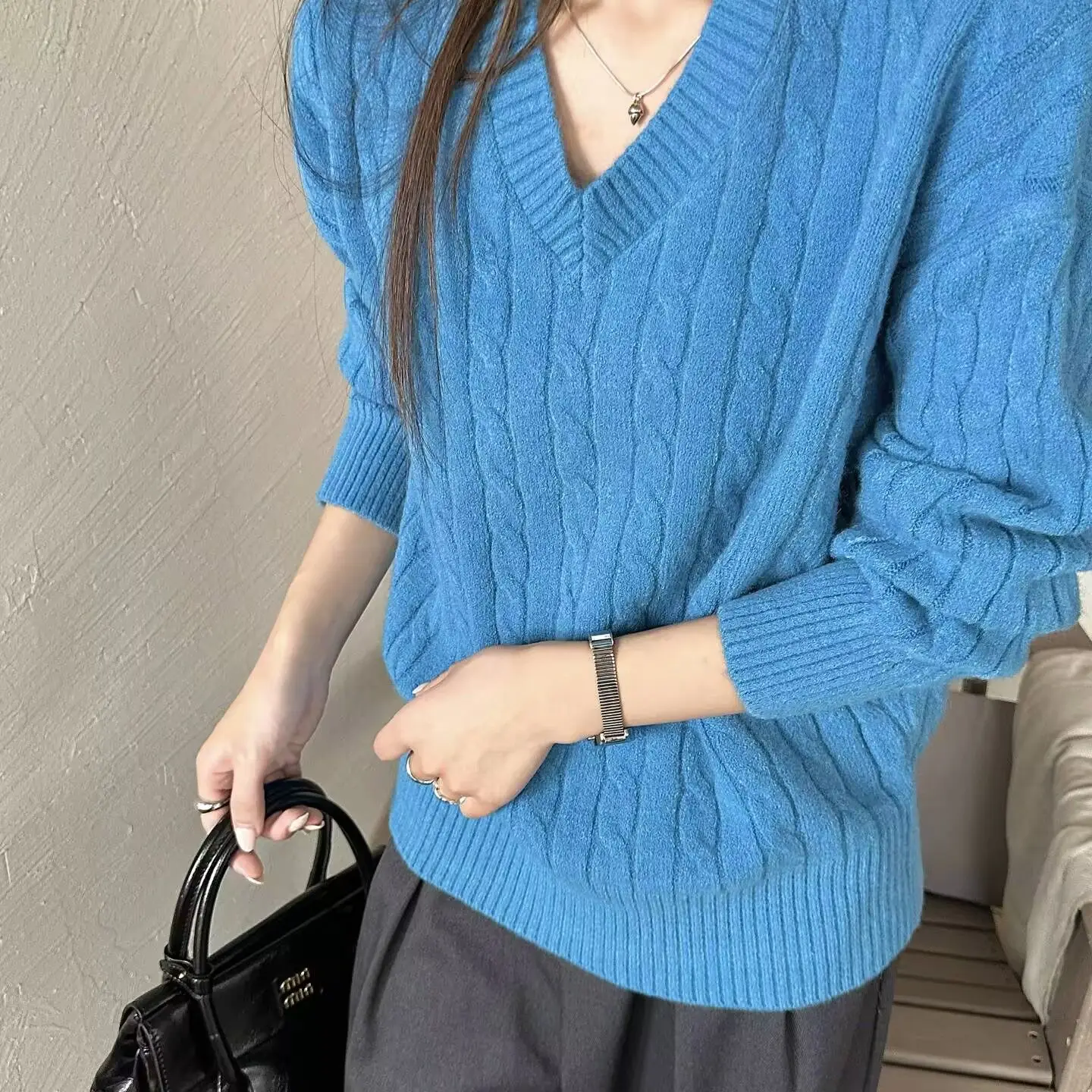 

Solid Color Knitted Sweater New Autumn and Winter Versatile Slim Fit Loose and Thin Long Sleeve Bottoming Top Women