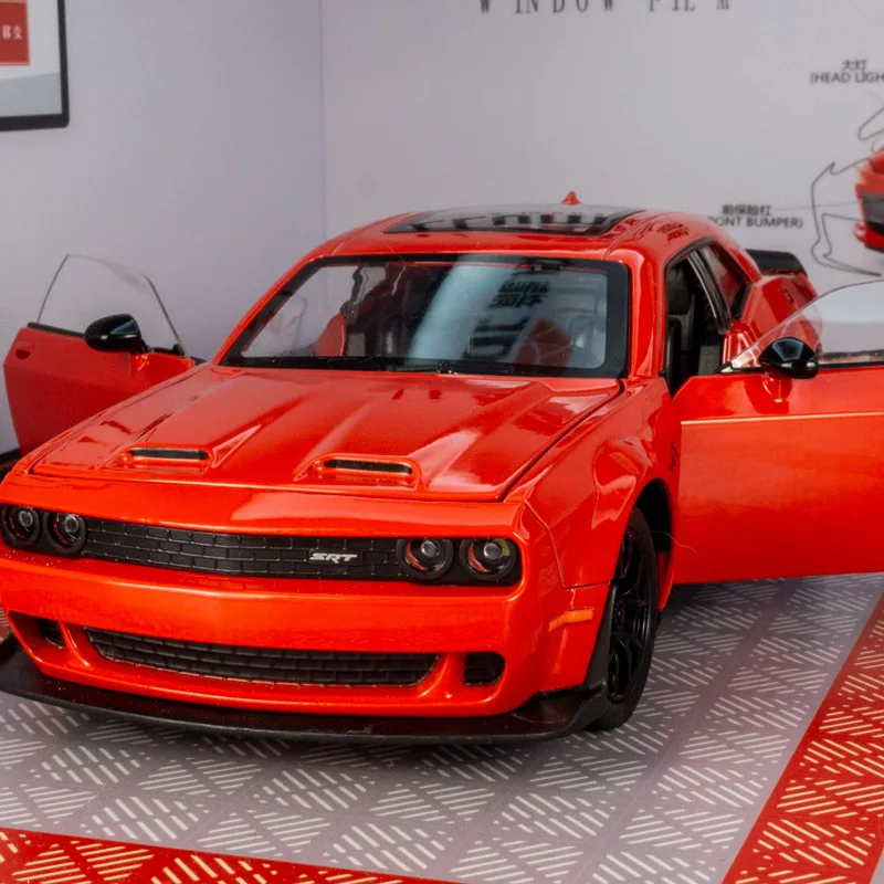 1:24 Challenger SRT Hellcat Diecast Model Car Simulation Supercar Ornament Steering Shock Absorber Pull Back Toy Car For Boys