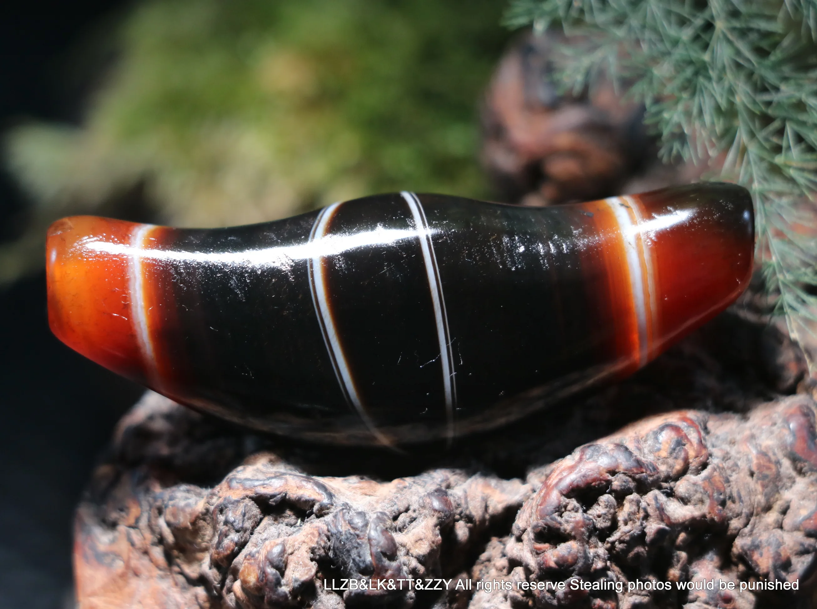 

Unique Style Energy Tibetan 4A Top Old Agate Natural Silkworm Lines Ox Horn Shape dZi Bead Be Rich Totem Pendant Timestown UD041