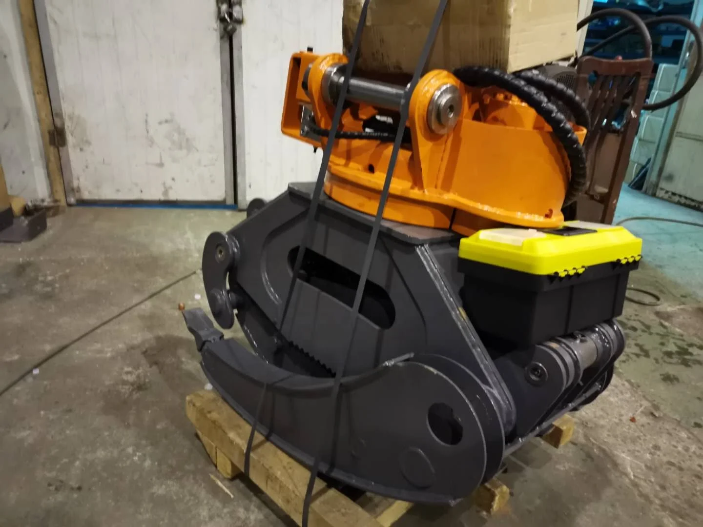 2025년형 회전식 경량 목재 그래플 임업 기계 (3-5톤 굴삭기용)