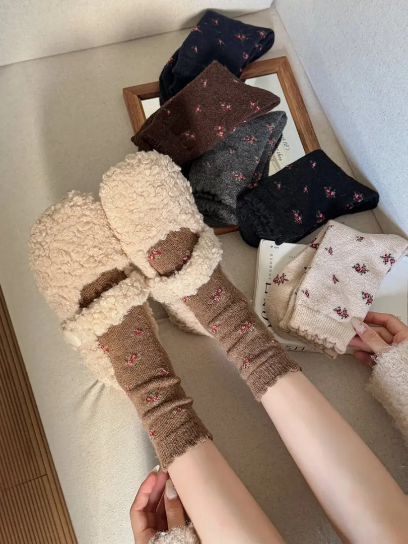 

2 Pair Cute Print Wool Socks Women Keep Warm Winter Socks Fuffy Funny Kawaii Cartoon Christmas Gift Thermal Floor Socks Woman