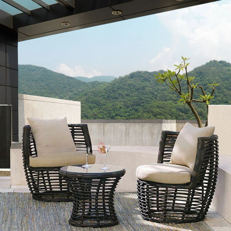 Balcony table chairs, rattan chairs, vases, outdoor courtyard bar, table and chair combination