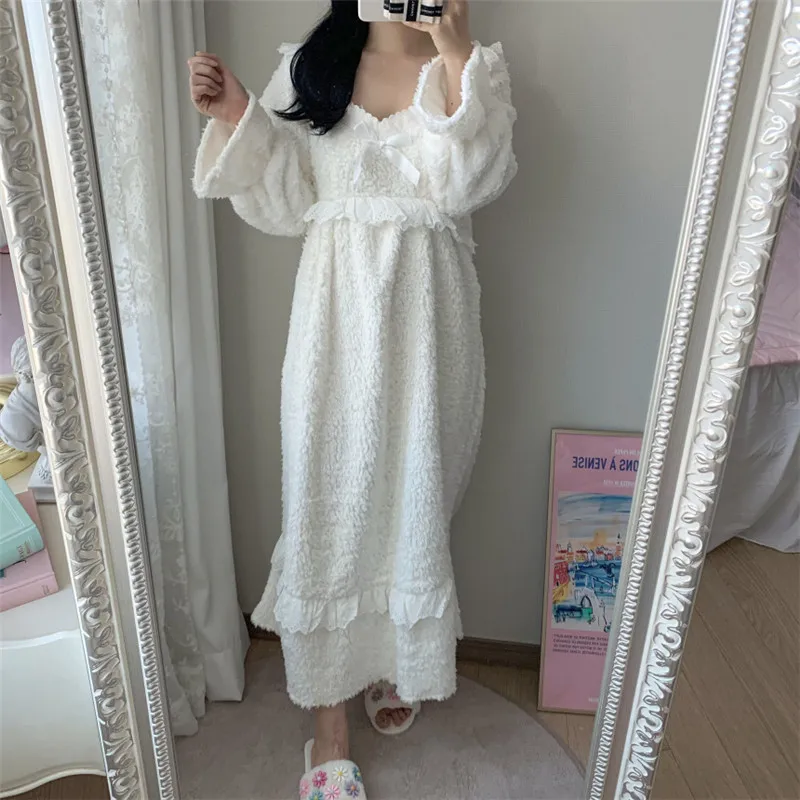 Sweet Princess Style Nightgown Long Coral Velvet Soft Sleepwear Women Winter Soft Home Dressing Gown Lace Ruffles Sleepdress