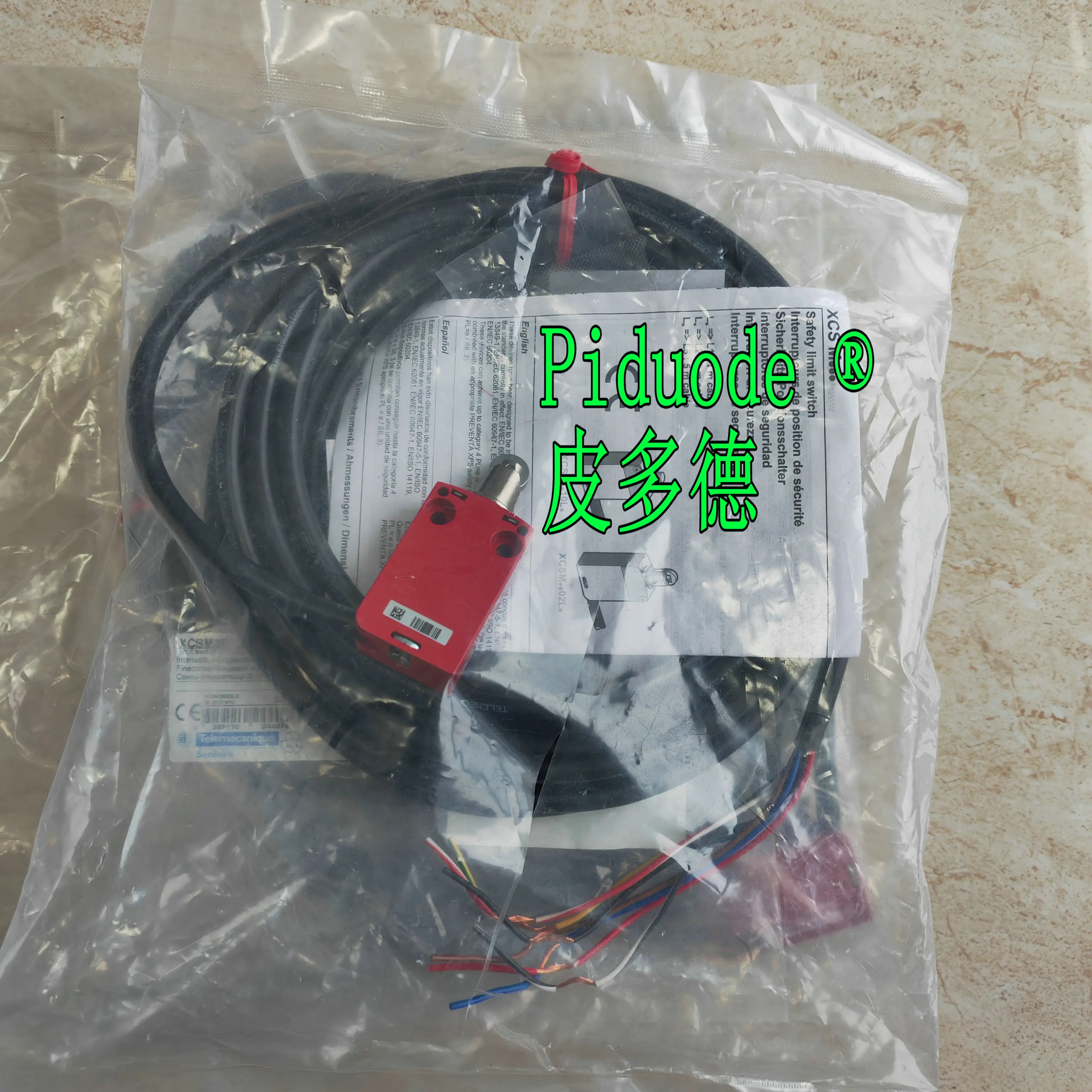 Telemecanique XCSM3902L5, tout neuf, original