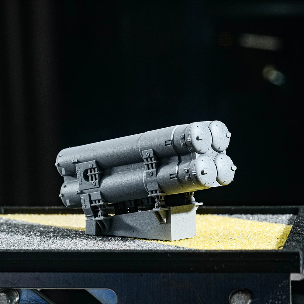 1/100 /144/250 SS-N-22 four-tube supersonic missile launcher ofSovremenny-class-RUS