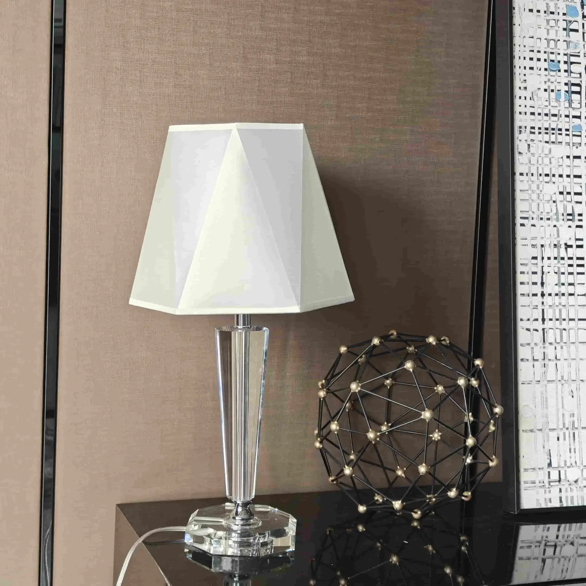 2024 High-Value Modern Minimalist Desk Lamp - Light Luxury Nordic Ambience Lighting