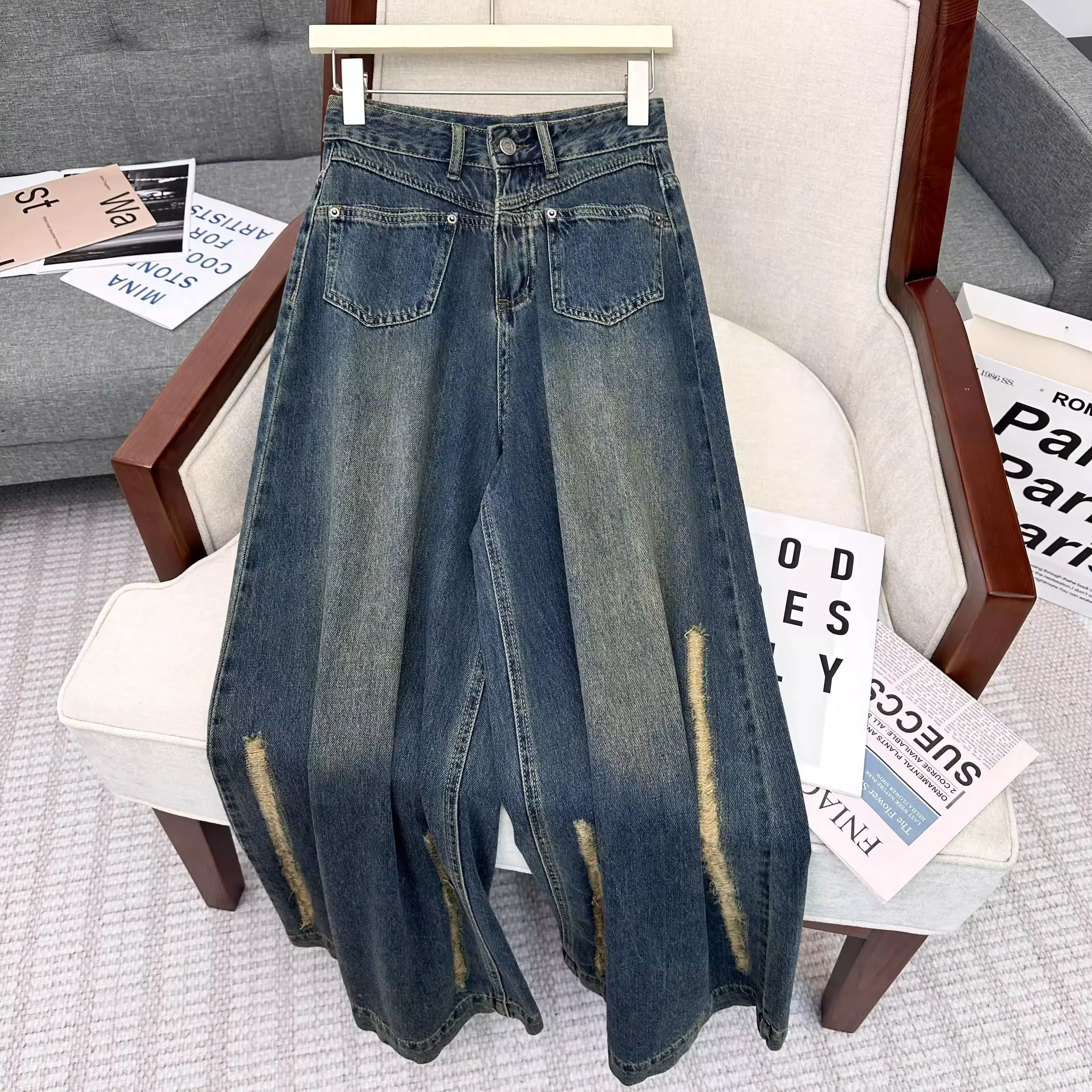 Celana jeans kaki lebar kasual longgar dicuci mode baru musim gugur dan musim dingin wanita celana lurus pinggang tinggi desain retro Amerika.