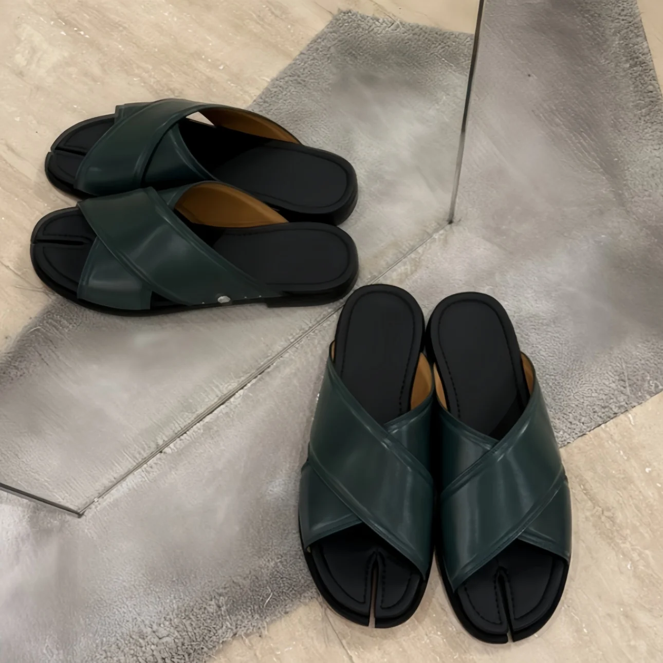 Fashionable Cross Toe Comfortable Flat Bottom Sandals Women's Retro Casual Lightweight Beach Thong Slippers Breathable Shoes