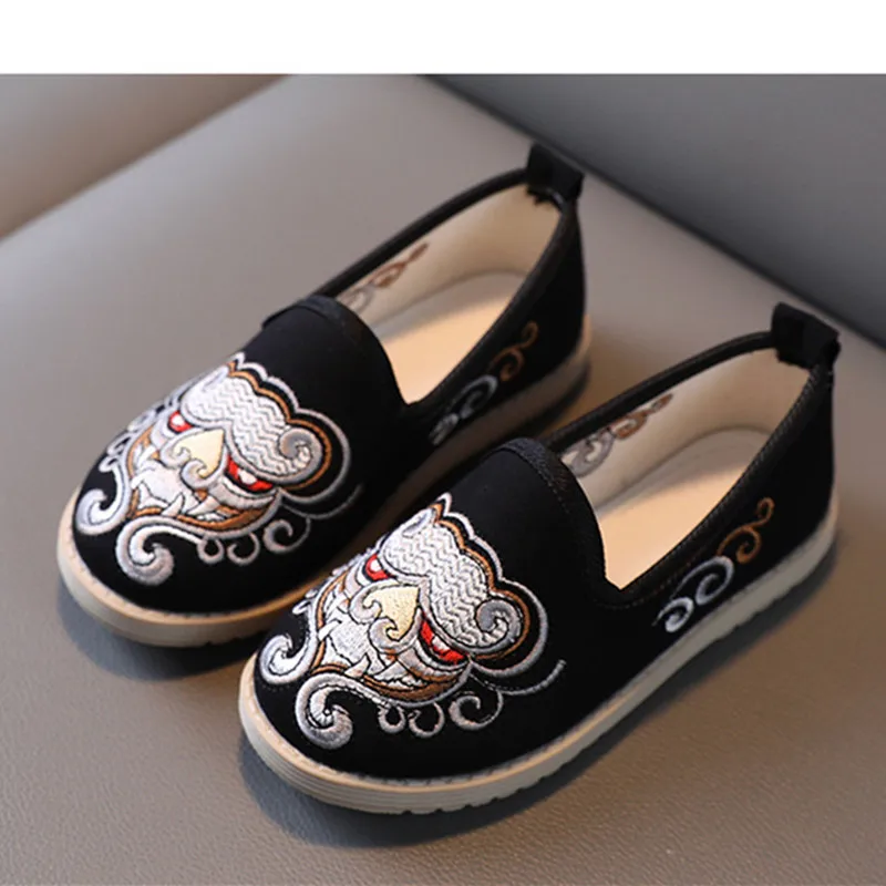 Comfortable Boys Shoes Chinese Style Embroidered Cotton Cloth Shoes for Boy Ancient Embroidered lion head Perform Shoes Kids