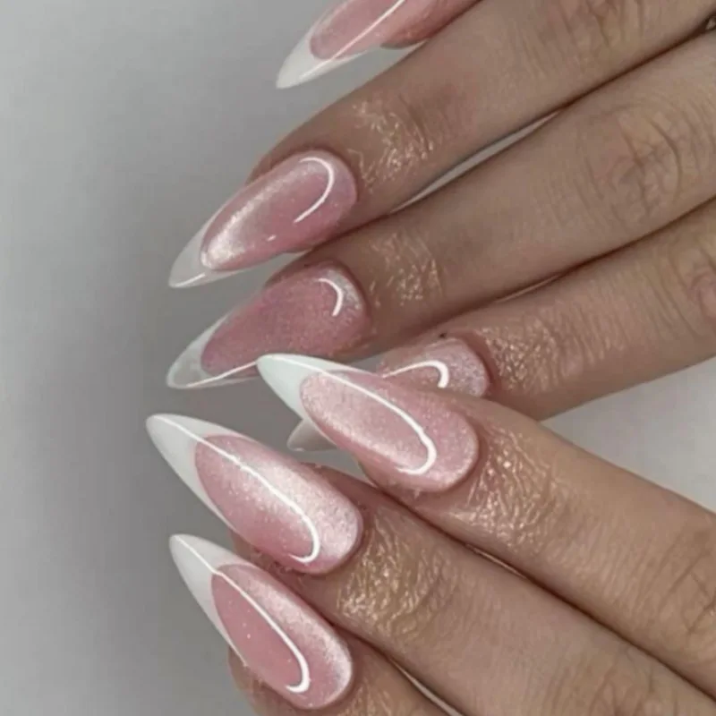 24 Stück glänzende rote Katzenaugen-Nägel zum Aufdrücken, vollständige Abdeckung, nackte Farbe, tragbare Mandel-Kunstnägel, Charms, abnehmbarer künstlicher Nagel für Mädchen