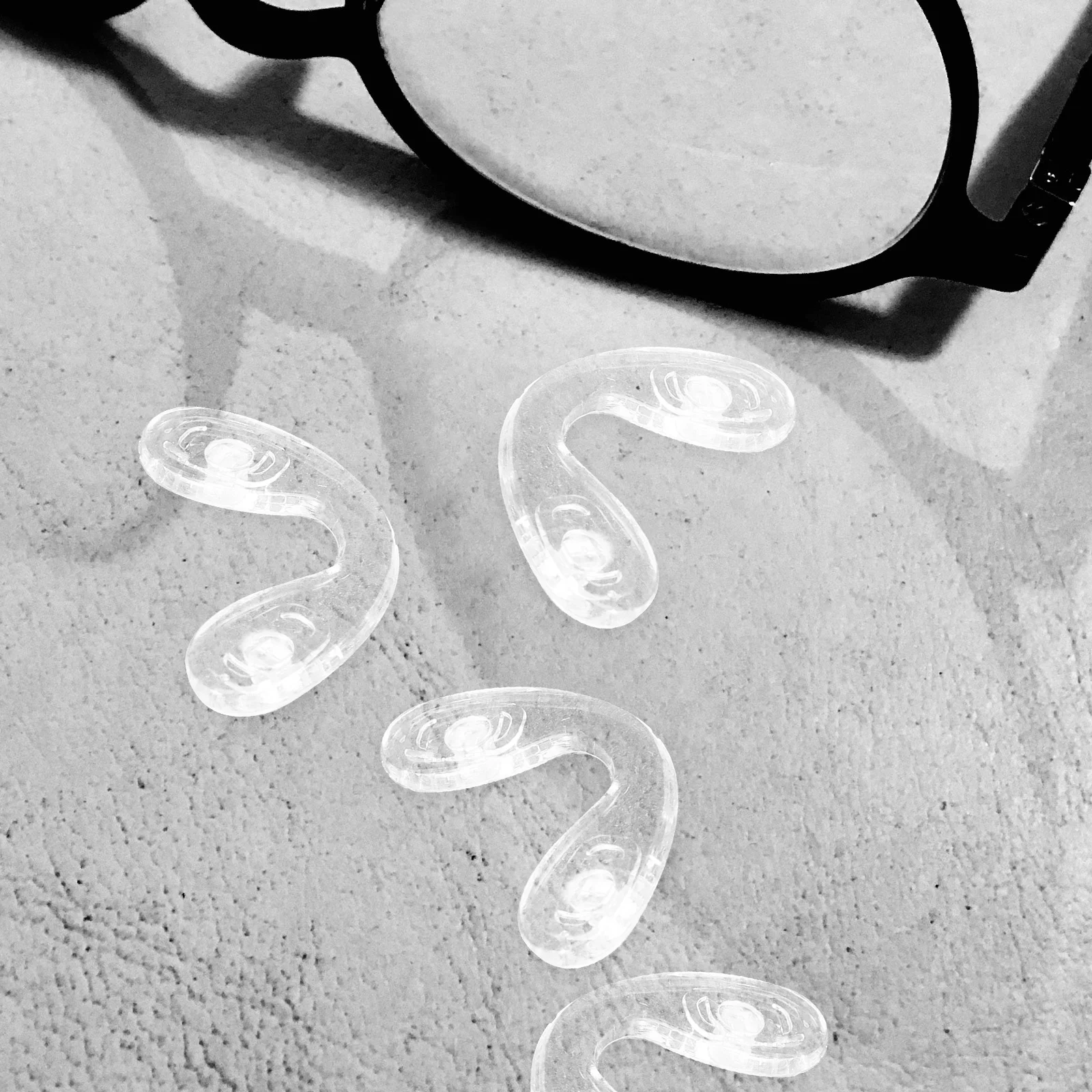 

10pcs Silicone Nose Pads for Eyeglasses Self Adhesive Support Glasses Nose Bridge Cushions Anti Slip Pad 31x17mm