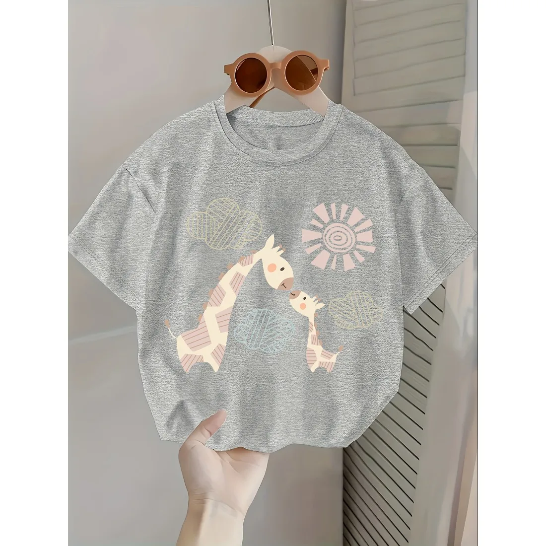 Children's Round Neck T-shirt Fashionable Loose Soft Comfortable Lightweight Breathable Simple Fun Giraffe Pattern Top