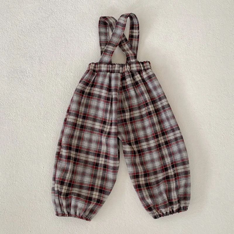 New autumn baby clothing, 0-3 year old girls plaid fashion versatile shoulder strap pants