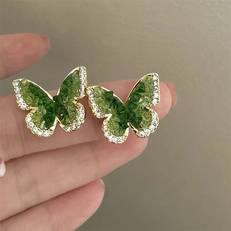 

Forest-inspired gradient green crystal butterfly earrings Women's niche design with sophisticated vintage studs