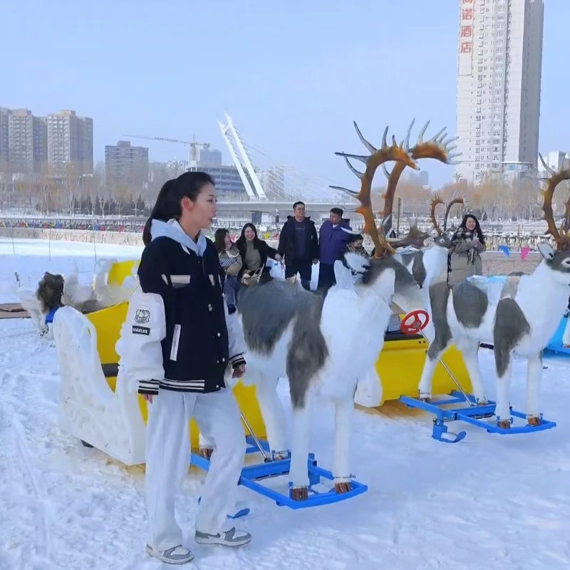 

Ice and Snow Carnival Ski Resort Snow Amusement Equipment Simulation Deer Sleigh Tracked Fuel Snow Tank