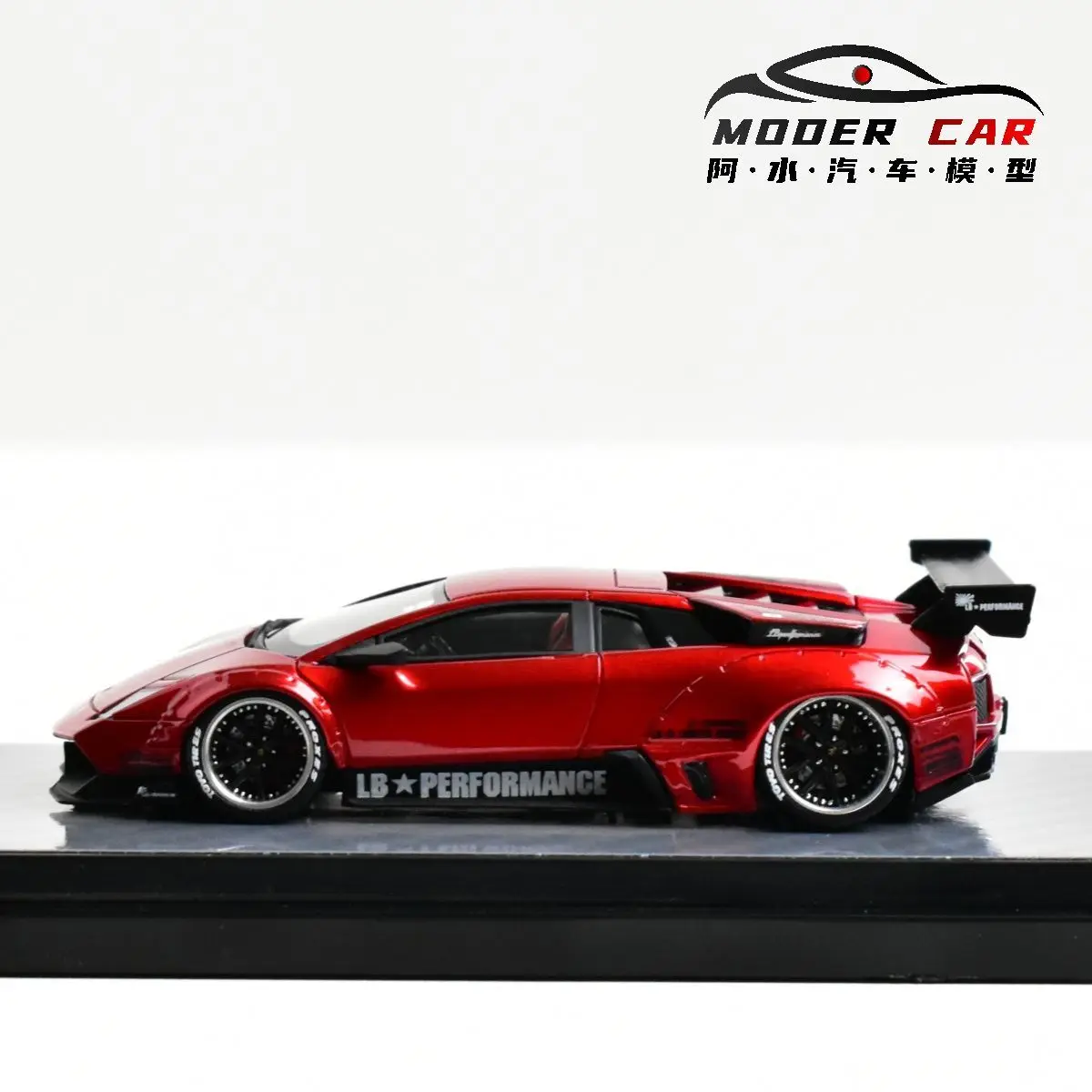 

Модель автомобиля 404 ERROR 1:64, сувенирная, из литой смолы, подарочная, LP670-4
