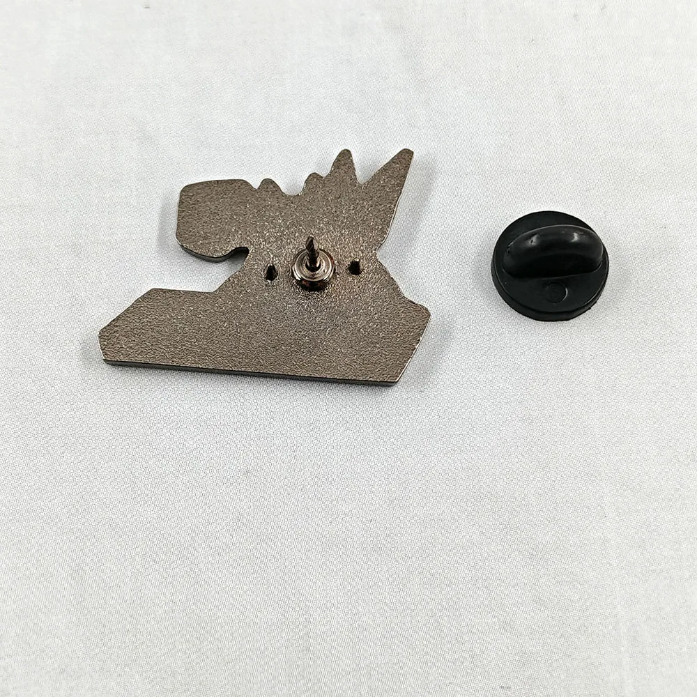 Niedliche My Ordinary Life Sakamoto-san Brosche, Cartoon-Klavier, schwarze Katze, lustiges Anime-Accessoire, Emaille-Anstecker, Rucksack-Dekoration, Geschenk – Detail 3