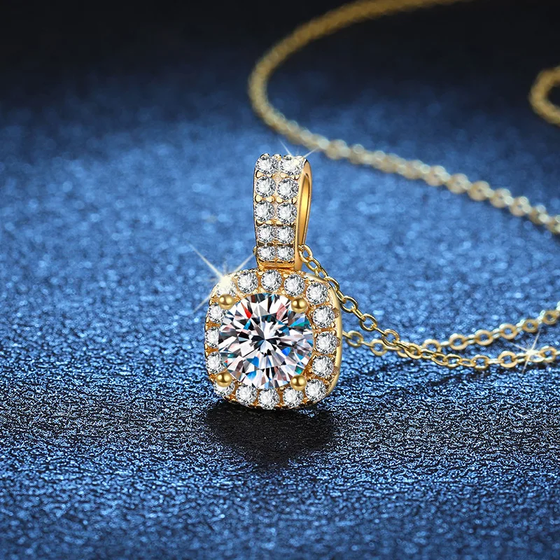

Luxury 100% Real 18k Gold Women's Diamond Pendant Classic Square D Color Moissanite Pendant Necklace