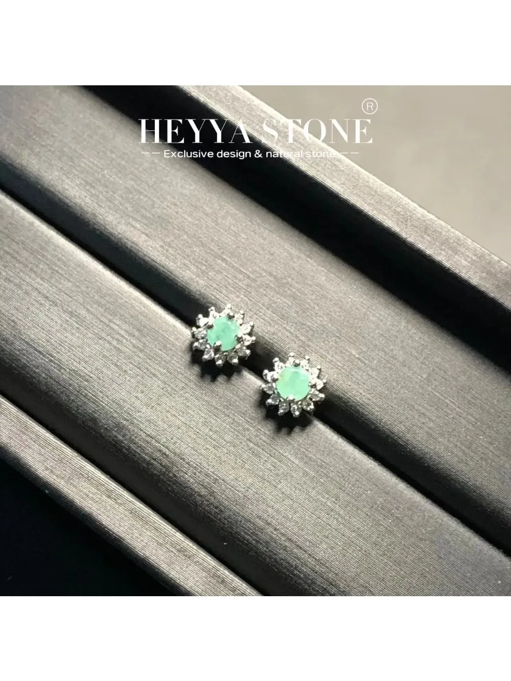 HEYYA 스톤 천연 에메랄드 925 실버 스터드 귀걸이 – 심플한 클래식 파인 주얼리 HEYYA 스톤 천연 에메랄드 925 실버 스터드 귀걸이 – 심플한 클래식 파인 주얼리