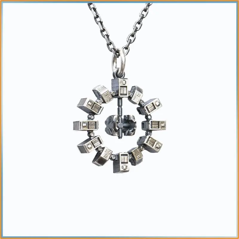 قلادة قلادة على شكل محطة فضائية للتحمل من البضائع بين النجوم - هدية لعبة إبداعية فريدة من نوعها للرجال #1