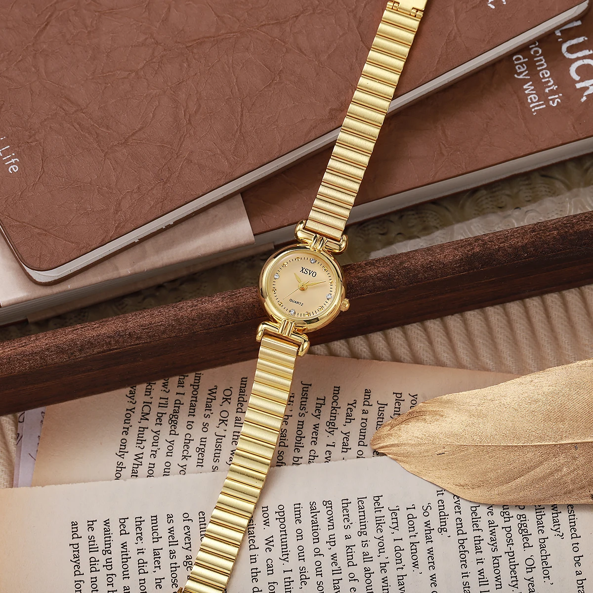 

New women's fashion versatile round dial watch with diamond scale steel strap quartz watch high-end gift forfriends holidaygif