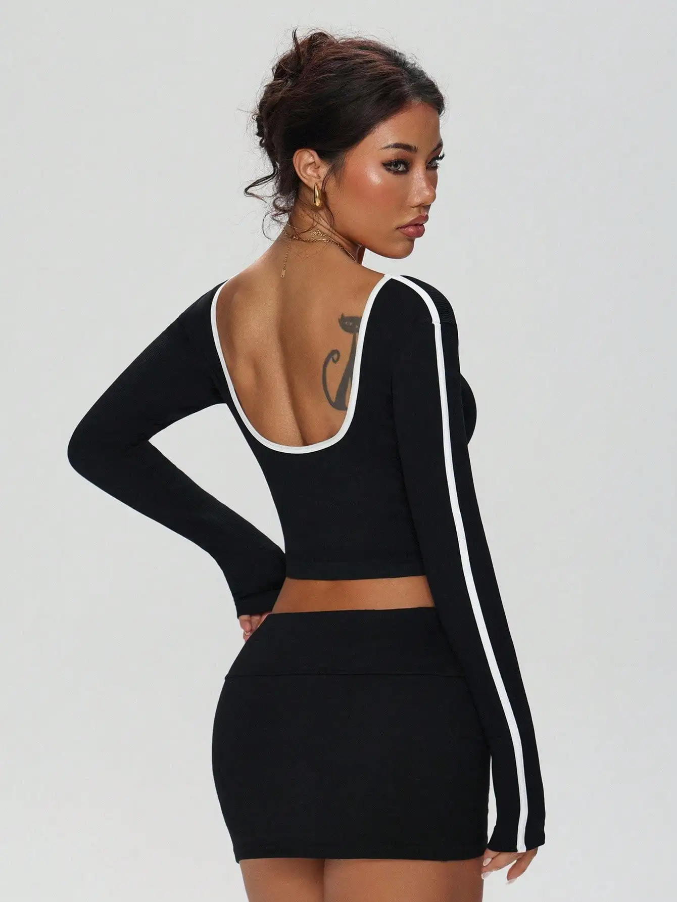 Women Contrast Trim Long Sleeve Crop Top U Back Ribbed Knit Yoga Gym Tennis Sports Top Activewear