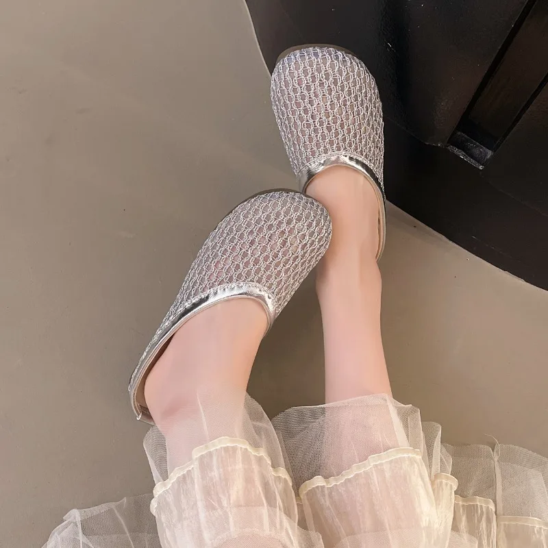 شباشب مسطحة كبيرة الحجم للنساء لصيف 2025 موضة جديدة جوارب شبكية لصيد السمك مع صنادل كاجوال شبكية من حجر الراين #4