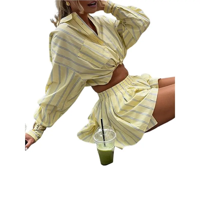 

Женский комплект из 2 предметов: полосатая рубашка с длинным рукавом на пуговицах и шорты в тон