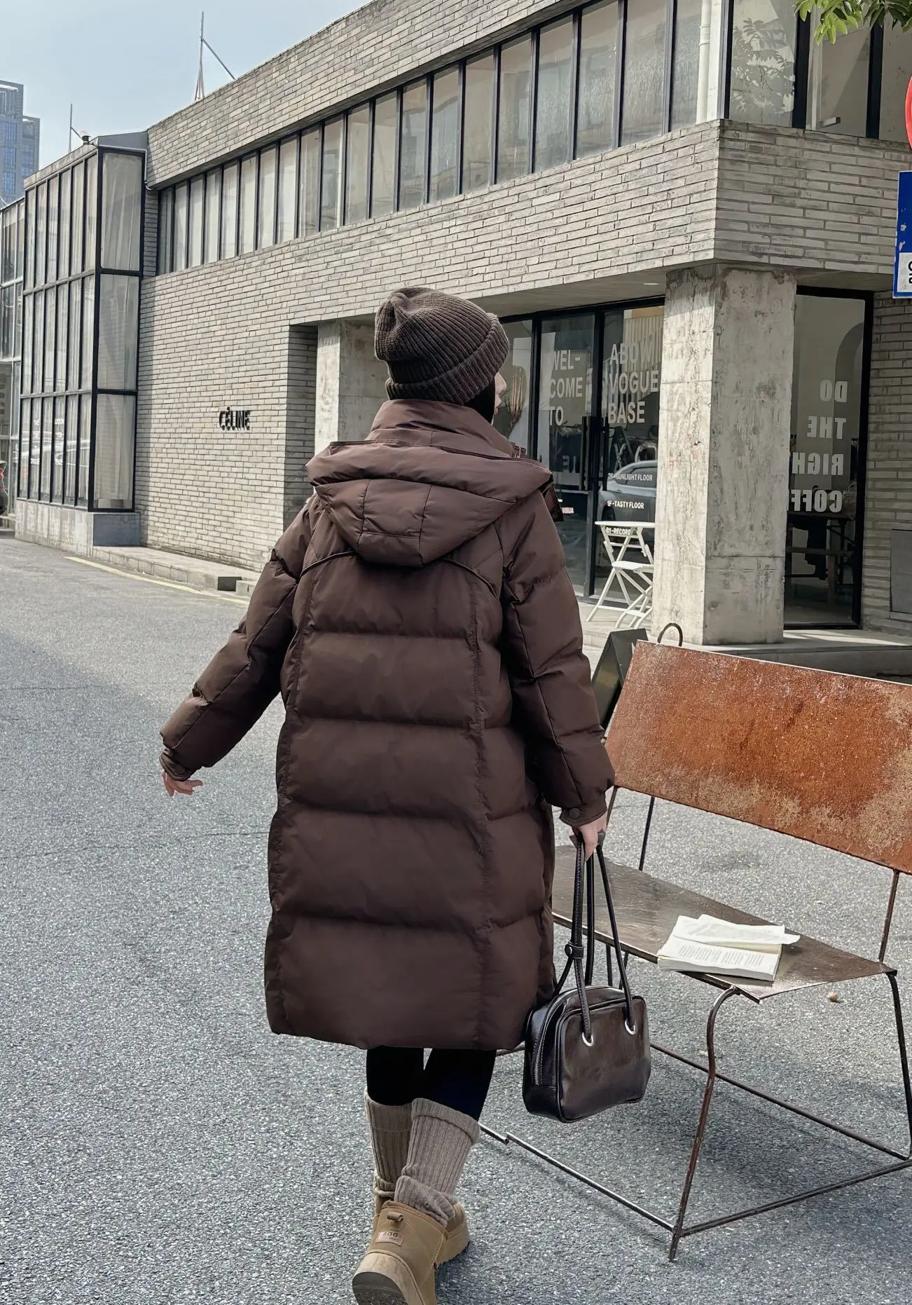 Damska długa parka za kolano 2026 Nowa kurtka puchowa z gęsiego puchu Modny styl zachodni Gruba, ciepła kurtka zimowa