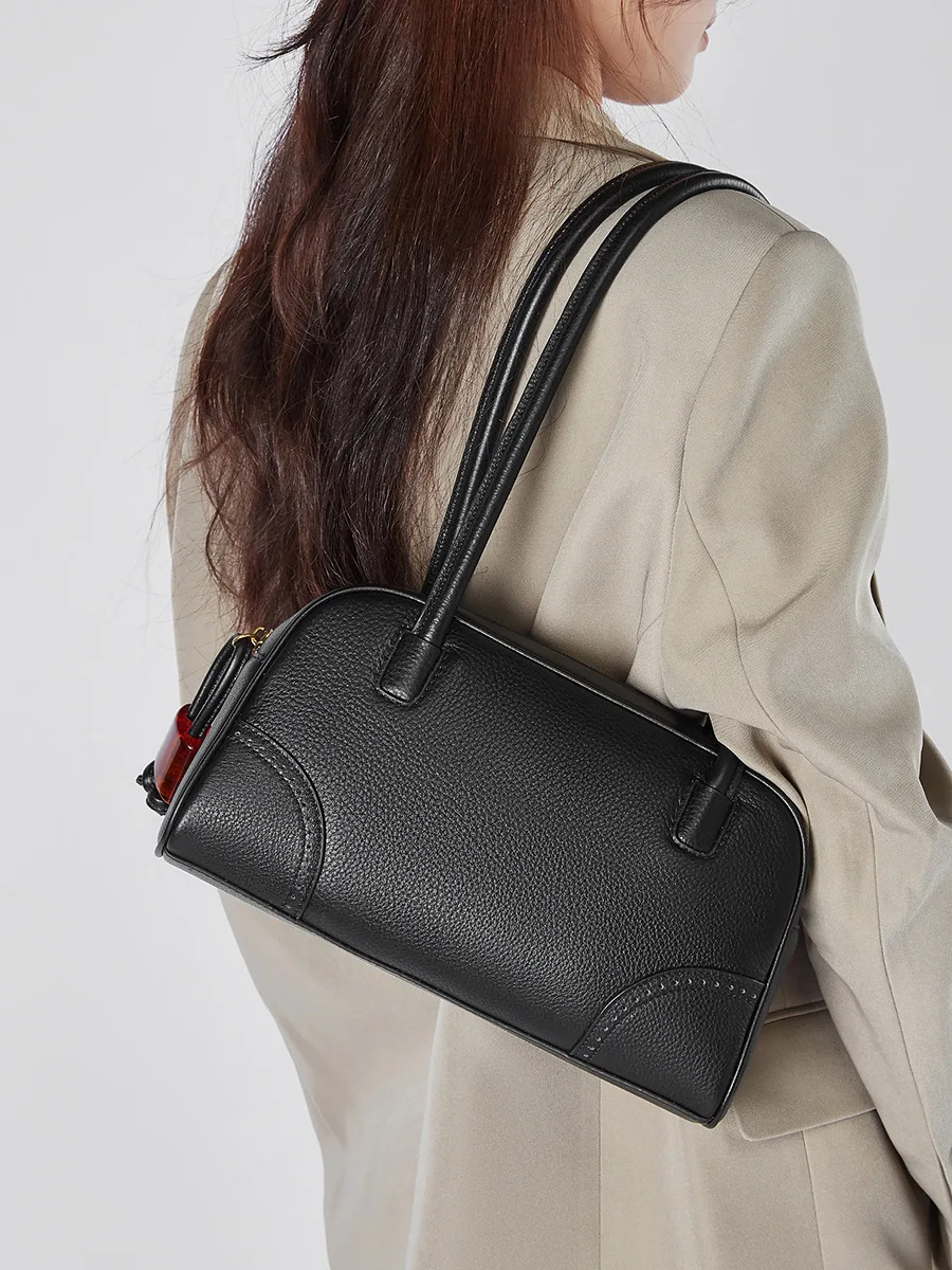 2026 New Korean Version Womens Tote Bag Autumn/Winter Fashion Handbag Niche Design Large-Capacity Genuine Leather Shoulder Bag