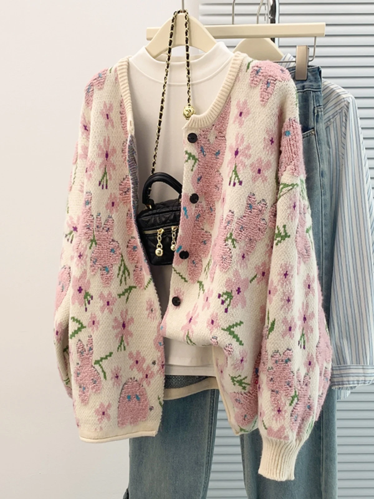 

Розовый вязаный кардиган с цветочной вышивкой для женщин больших размеров, весенняя модная верхняя одежда, удобный свободный крой, топ с длинными рукавами